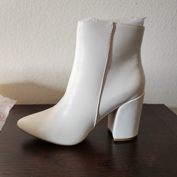 Sugar White Ankle Heeled Boots Size 8M - Picture 8 of 15